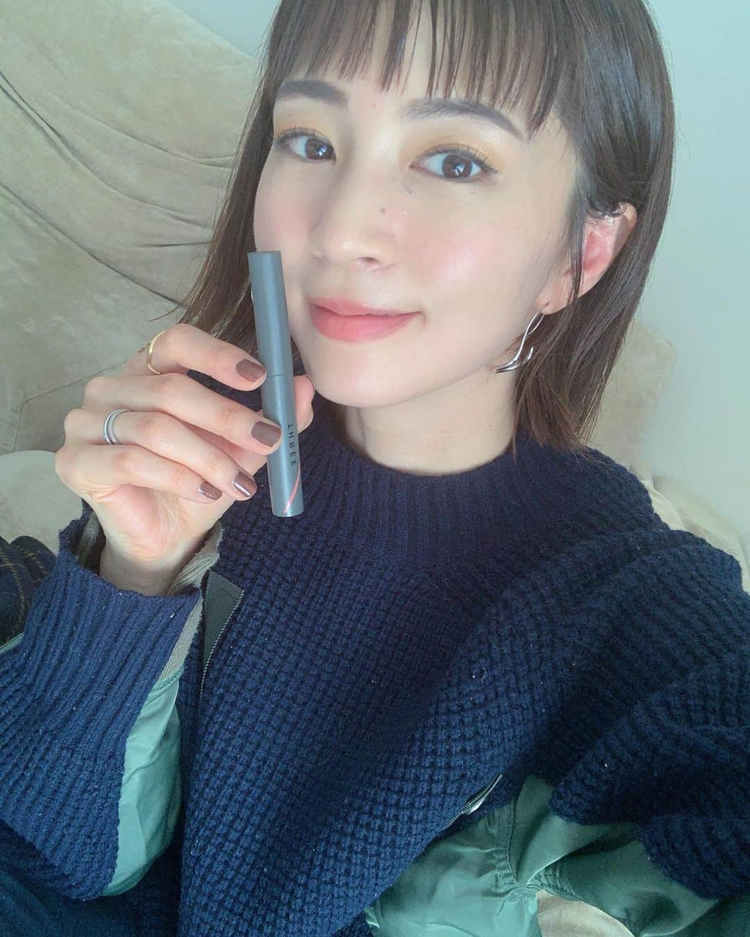 安田美沙子さんのインスタグラム写真 - (安田美沙子Instagram)「今日は、新しいリップを塗ってみました。春も近付いてくるし、ピンク系🌸 TRHEEのペンシルみたいなの。 いい色🤍 . . . 調子に乗って、薄着でお迎えに行ったら結構寒かった！ . . . #lip #three #pink #spring #make #mama #knit #sacai」2月8日 22時52分 - yasuda_misako