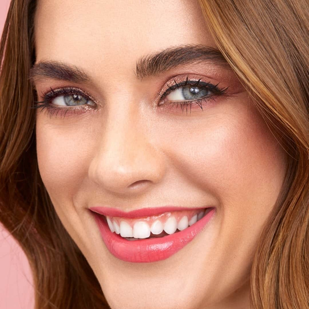 COVERGIRLさんのインスタグラム写真 - (COVERGIRLInstagram)「Gotta love a pink lip! 💗 😘#CleanFresh Skin Milk in '560-Medium' 😘#CleanFresh Hydrating Concealer in '350-Light Medium' 😘#CleanFresh Pressed Powder in '140-Light Pale' 😘#TruNaked Eyeshadow Palette in 'Sunsets' 😘#TruNaked Eyeshadow Palette in 'Peach Punch'  😘#TruNaked Revolution Eyeshadow Palette 😘#ExhibitionistLiquidGlitter Eyeshadow in '2' & '4' 😘#PerfectPointPlus Liquid Eyeliner in '200-Black Onyx' 😘#LashBlast Clean Volume Mascara  😘#OutlastUltiMatte Liquid Lipstick in '120-Strawberry Spritzer' 😘#ExhibitionistLipGloss in '120-Ghosted' 😘#TruBlend Serving Sculpt in '510-Rose Nights' 😘#CleanFresh Cooling Glow Stick in '200-Opal Dreams' 😘#TruBlend Super Stunner Face Highlighter in '570-Pearl Crush' #EasyBreezyBeautiful #COVERGIRLCrueltyFree #CrueltyFree」2月8日 23時00分 - covergirl