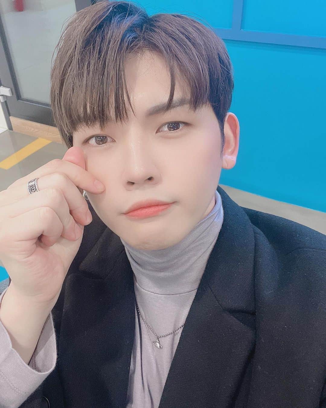 UP10TIONのインスタグラム：「[#쿤] 아낌’s 주말 잘 보냈어요??😃월요일 잘 이겨냈나요?? 😄뭐해요?? 😁 혹시 지금 수일시인거 알아요??😇」