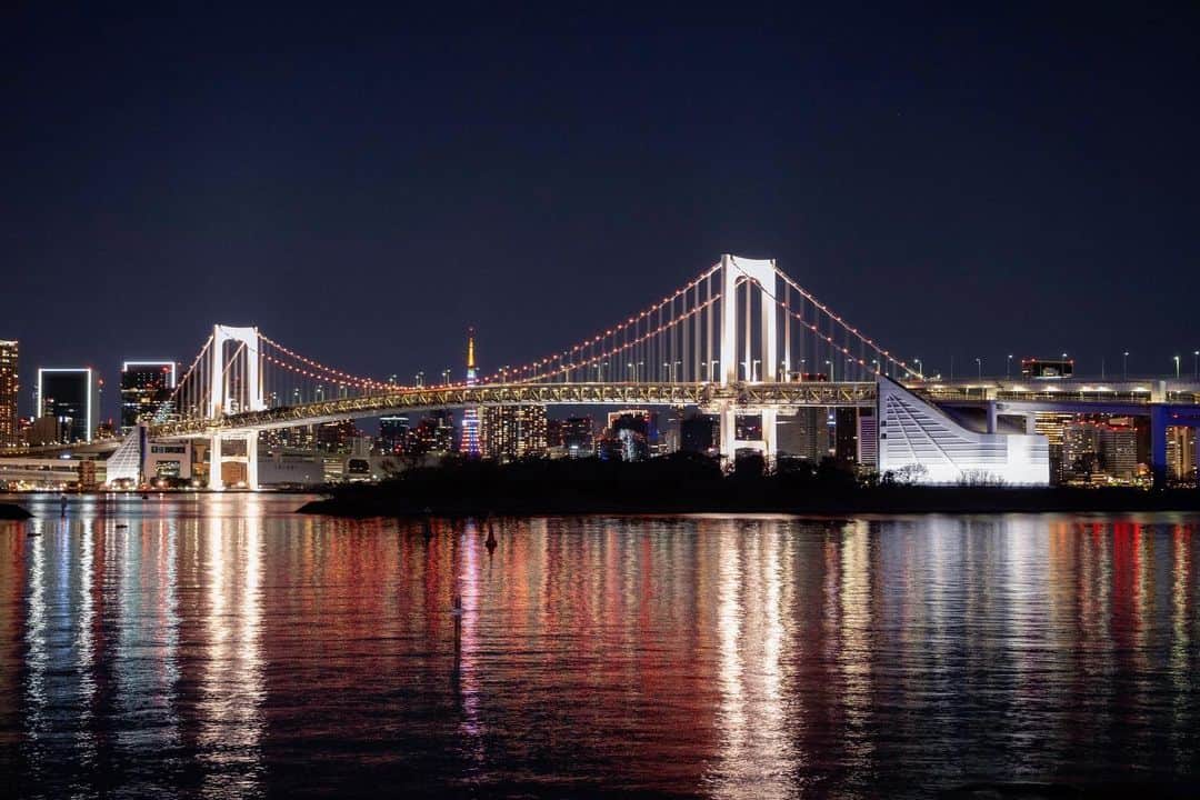 豊大槻さんのインスタグラム写真 - (豊大槻Instagram)「#tokyobay  #rainbowbridge  #nightview  #東京湾  #レインボーブリッジ  #夜景」2月8日 23時14分 - yutakachi