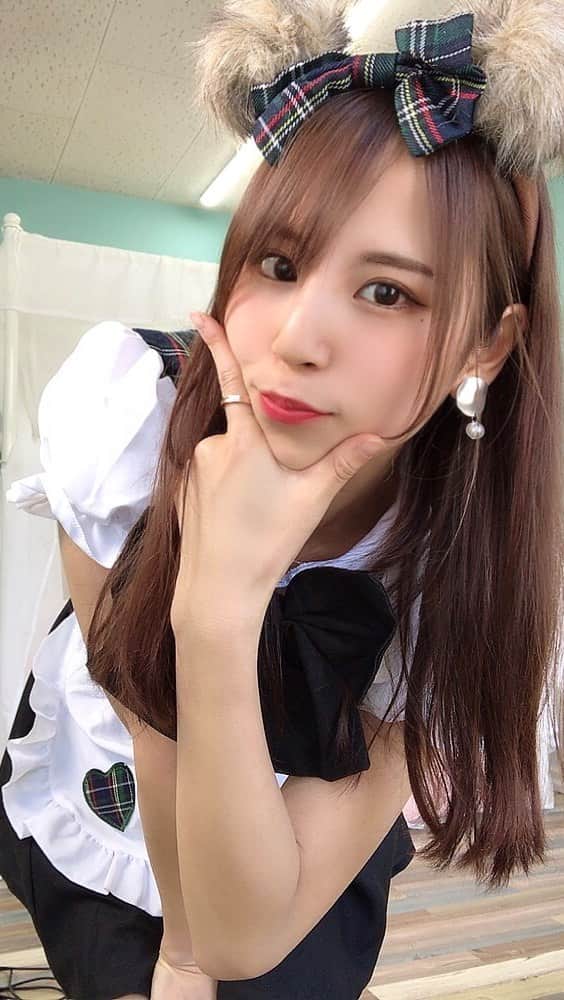 のインスタグラム：「動くくまさんメイドです🐻🍹💕 . やっと初リールヾ(⌒(_*'ω'*)_ なんだか難しい🥺笑 . . #cosplay #ringgirl #gridgirls #portraitpage #selfiequeen  #modellife #modelgirl #japan_of_insta #japanesegirl #japanculture #コスプレ #コスプレ女子 #メイド服 #セルフィー女子 #撮影会 #撮影会モデル #ラウンドガール #レースクイーン #グラビア #くびれ #おしり #RIZINガール #舐達麻 #五十川ちほ」