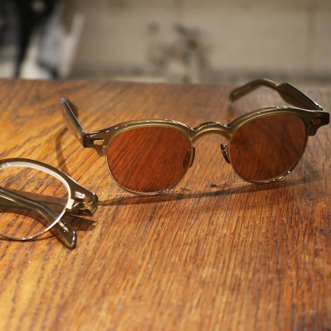 GLOBE SPECS_officialさんのインスタグラム写真 - (GLOBE SPECS_officialInstagram)「モデルの比留川游さんからご注文頂いていた Ahlem のサングラスが届き、受け取りにご来店。シンプルだけど特徴的なデザインが魅力的なサングラス、非常に良く似合っていますね！私が掛けているのはOld Joeとのコラボサングラスの新色。やはりまだ入荷したばかりです。  @globespecs_official #kyoto #globespecs #opticalshop #fashion #gernotlindner  #eyewear #kyoto #ahlem #robertmarcnyc  #lunor #lescalunetier  #anneetvalentin  #laloop  #thespectacle  #oldjoe  #scye  #shinpuhkan #O.J. GLOBE SPECS OPTICAL Co. #メガネ #グローブスペックス #tetsuyaokada #せかほし #世界はほしいモノにあふれてる #岡田哲哉」2月8日 23時43分 - globespecs_official