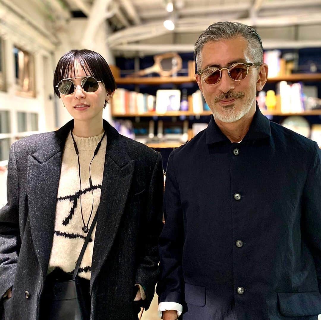 GLOBE SPECS_officialさんのインスタグラム写真 - (GLOBE SPECS_officialInstagram)「モデルの比留川游さんからご注文頂いていた Ahlem のサングラスが届き、受け取りにご来店。シンプルだけど特徴的なデザインが魅力的なサングラス、非常に良く似合っていますね！私が掛けているのはOld Joeとのコラボサングラスの新色。やはりまだ入荷したばかりです。  @globespecs_official #kyoto #globespecs #opticalshop #fashion #gernotlindner  #eyewear #kyoto #ahlem #robertmarcnyc  #lunor #lescalunetier  #anneetvalentin  #laloop  #thespectacle  #oldjoe  #scye  #shinpuhkan #O.J. GLOBE SPECS OPTICAL Co. #メガネ #グローブスペックス #tetsuyaokada #せかほし #世界はほしいモノにあふれてる #岡田哲哉」2月8日 23時43分 - globespecs_official
