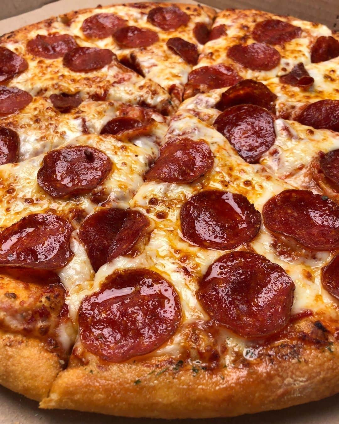 Domino's Pizzaさんのインスタグラム写真 - (Domino's PizzaInstagram)「A chance to win FREE pizza for a year for #NationalPizzaDay? We gotchu. To enter:⁣ ⁣ 1: Like this post⁣ 2: @ MENTION a friend in the comments below⁣ ⁣ NO PURCHASE NECESSARY. Legal residents of the 50 U.S. (D.C.), 13+. Enter 2/9/20 at 11:59 p.m. ET. For Official Rules, including odds & prize description, see link in bio. Void where prohibited.」2月9日 0時05分 - dominos