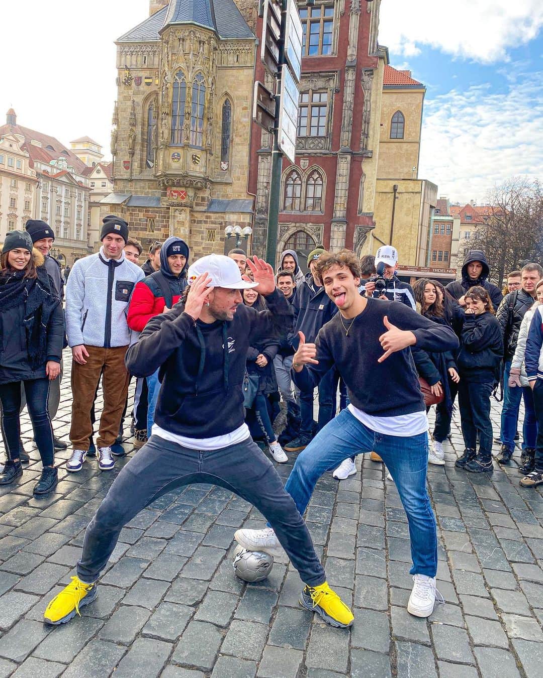 ショーン・ガルニエのインスタグラム：「Just imagine if it happened ... 🤯 #SeanGarnier #Urbanballer #Pic」