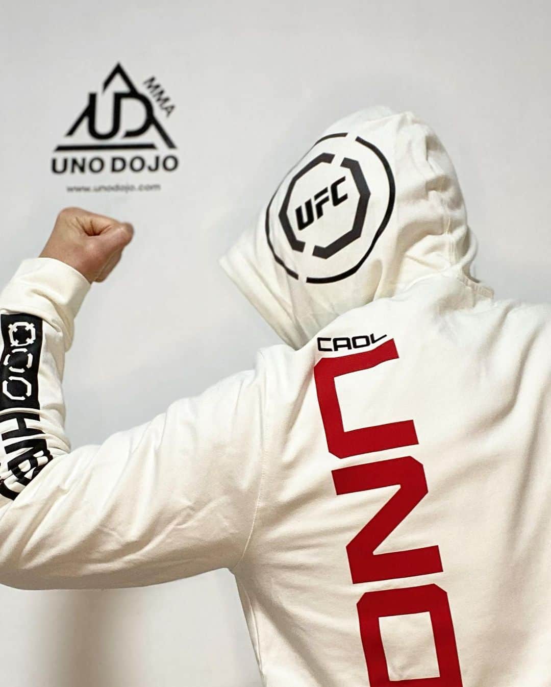 宇野薫さんのインスタグラム写真 - (宇野薫Instagram)「めちゃくちゃ嬉しいプレゼント🎁が届きました。ありがとうございます‼️  Thank you, @ufc  Thank you, @danawhite  It's my dream to fight with UFC one day.」2月9日 0時01分 - caoluno