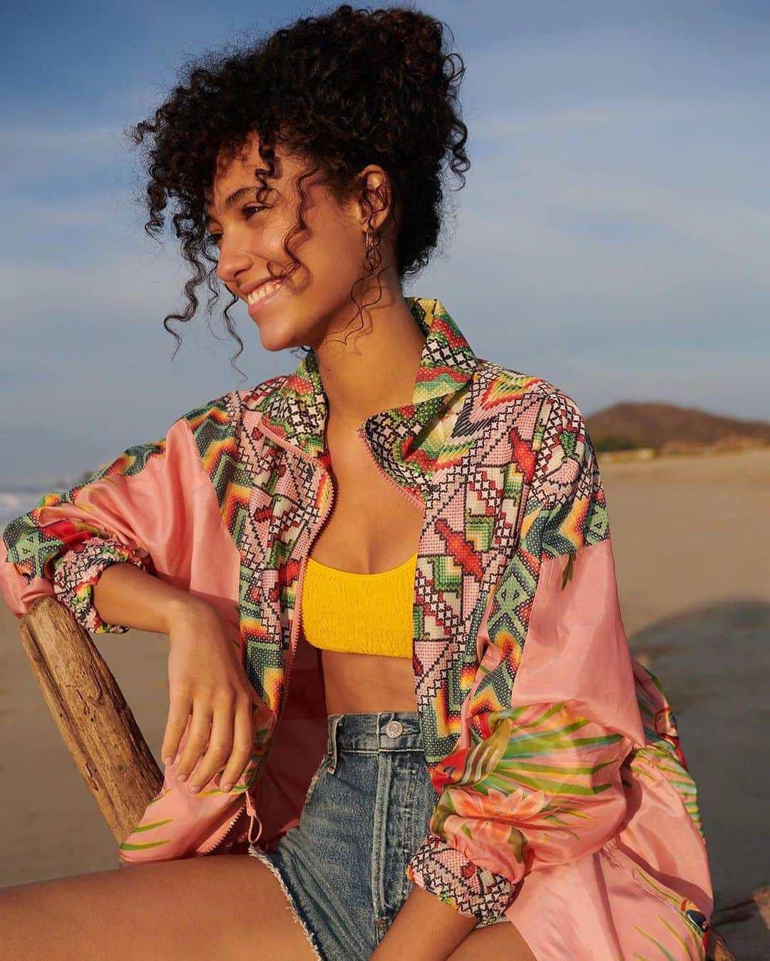 Anthropologieさんのインスタグラム写真 - (AnthropologieInstagram)「We're dreaming of future beach days – but until we get there, we're channeling coastal cool with colorful *new* prints from fan-favorite Brazilian brand @adorofarm 🌴 Shop the just-in collection at the link in our bio!」2月9日 0時01分 - anthropologie