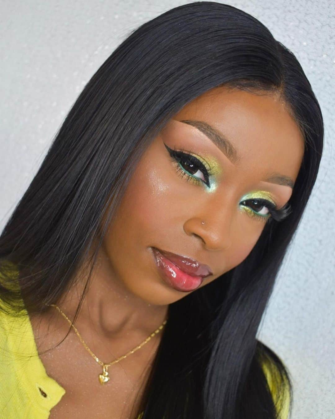 Anastasia Beverly Hillsさんのインスタグラム写真 - (Anastasia Beverly HillsInstagram)「😍 @cakefacebellaa gets that full-bodied brow look with #AnastasiaBeverlyHills Brow Freeze Styling Wax layered with our Brow Pen in “Ebony.”  😍 Q+A Time! 😍 Q: Can you use 😍 Brow Freeze 😍 with other products to fill in and define your look? A: YES! You can layer other products over Brow Freeze - from pens to pomades to powders.  #anastasiabeverlyhills #anastasiabrows #ABHIcedOut #browfreeze」2月9日 0時03分 - anastasiabeverlyhills
