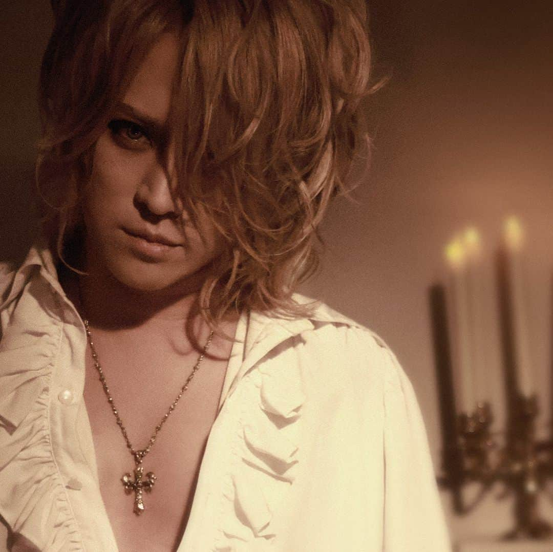 KAMIJOのインスタグラム：「I want to bring together all street teamer of whole world to one. KAMIJO's Official World Street Team in project. Are you ready ?  #kamijo #Versailles #LAREINE」