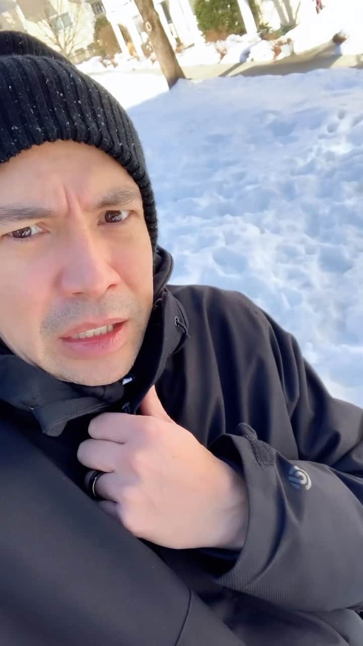 のインスタグラム：「Oh look how nice, snow🥶」