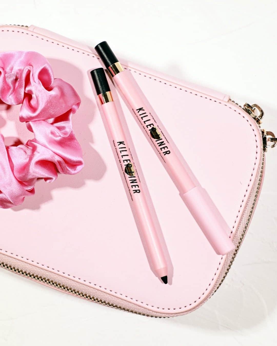 Too Facedのインスタグラム：「One for your vanity, and one to go 😉 Which looks have you been creating with our ultra-creamy, razor-sharp Killer Liners?! Share with us in the comments! 👇 #toofaced」