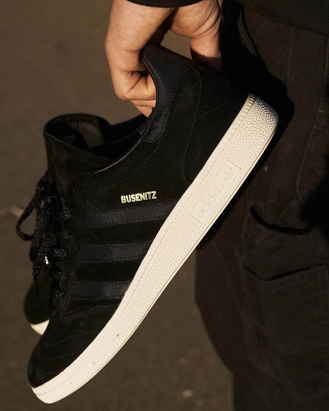 adidas Skateboardingのインスタグラム：「Busenitz Vintage /// A minimalist approach to a timeless classic. The Busenitz Vintage features a mid-length tongue, premium suede upper, and refined lines. Available now in select skate shops and online at adidas.com/skateboarding • #adidasSkateboarding #DennisBusenitz」