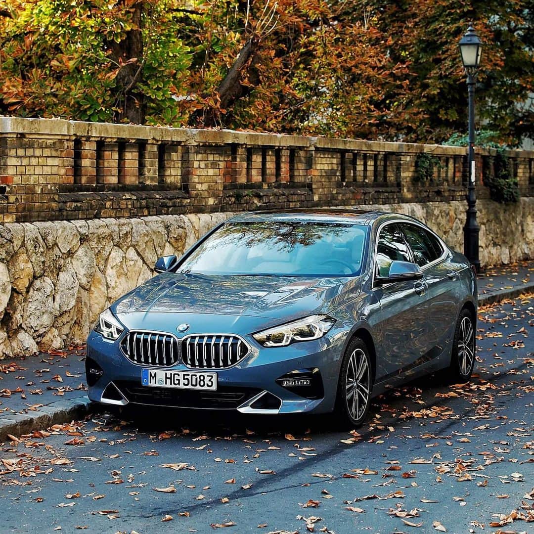 BMW Thailandさんのインスタグラム写真 - (BMW ThailandInstagram)「จะ Indoor หรือ Outdoor ก็จอดได้อย่างปลอดภัยไร้กังวล กับ BMW 2 Series Gran Coupé รุ่นประกอบในประเทศคันนี้ ด้วยระบบช่วยนำรถเข้าที่จอดอัตโนมัติพร้อมกล้องมองหลังและเซ็นเซอร์ควบคุมระยะการจอดให้คุณได้สะดวกสบายยิ่งกว่าที่เคย   ราคาเริ่มต้นที่ 2,169,000 บาท   สอบถามข้อมูลเพิ่มเติมได้ที่  - BMW Contact Center : 1397  - Line : @BMWLeasing : https://lin.ee/e8LSXa4  - ข้อมูลเพิ่มเติมคลิก : https://bit.ly/2Yy1J3W - จองผ่านช่องทางออนไลน์ : https://bit.ly/2zj0sVg   *เงื่อนไขเป็นไปตามที่บริษัทฯ กำหนด #BMW #BMWTH #THE2 #JOYisBMW #สุนทรียภาพแห่งการขับขี่」2月9日 1時54分 - bmwthailand