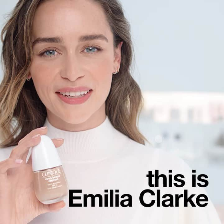 エミリア・クラークのインスタグラム：「#ad #cliniqueambassador  ITS HERE!! Clinique Even Better Clinical Serum Foundation The only foundation you’ll ever need... it’s light weight, smooth as silk comes in 42 different shades (yup FOURTY TWO) and is basically skincare it’s THAT good for your soon to be happy face cells. When I first tried this I didn’t even look like I was wearing makeup.. till I took it off and realised the glow was removable 😂  Tap to shop!  @clinique  #happyskin #🙌」