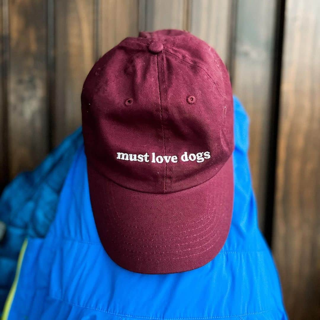 The Dogistさんのインスタグラム写真 - (The DogistInstagram)「We have one rule at The Dogist, and it’s that you MUST LOVE DOGS. With Valentine’s Day coming up, we wanted to make something special to send a clear message to all potential Valentines dates, that NOT loving dogs isn’t acceptable. We know you agree but we just want to make EXTRA sure. Shop our new hat while it’s still available at the link in bio! @thedogistshop」2月9日 1時58分 - thedogist