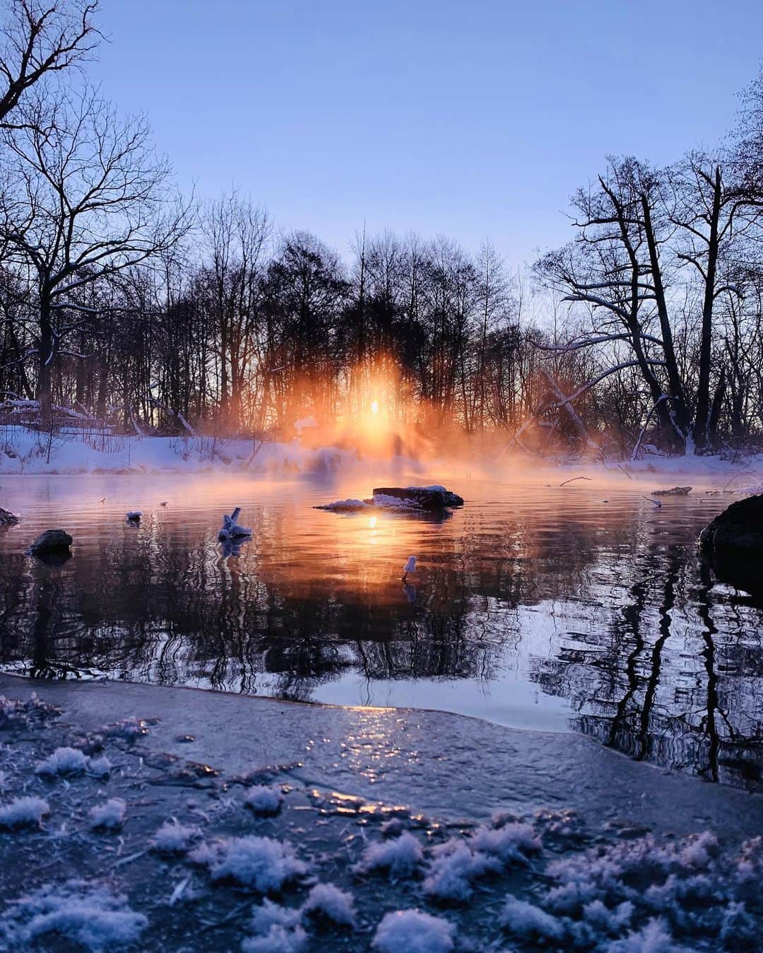 Adam Senatoriのインスタグラム：「Started reading “Wintering” by @katherinemay. So good. Got me up before daybreak yesterday, exploring in the -15°F // "In moments of helplessness, I always seem to travel north," she writes. "I have a kind of boreal wanderlust, an urge toward the top of the world where the ice intrudes. In the cold, I find I can think straight; the air feels clean and uncluttered."」