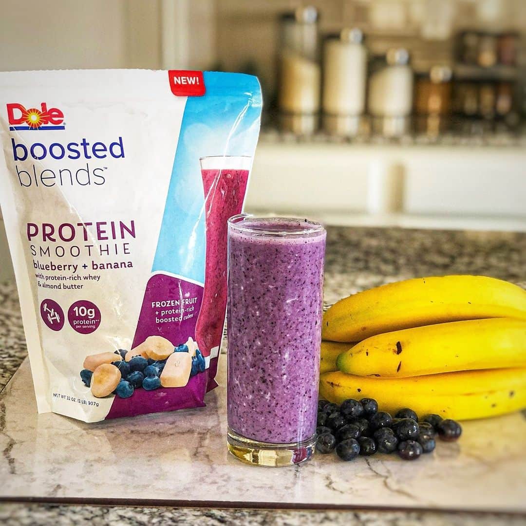 Dole Packaged Foods（ドール）のインスタグラム：「Start your day with DOLE BOOSTED BLENDS™ Protein for a delicious smoothie that works as hard as you do. ( 📸: @thelifeofmamablair)」