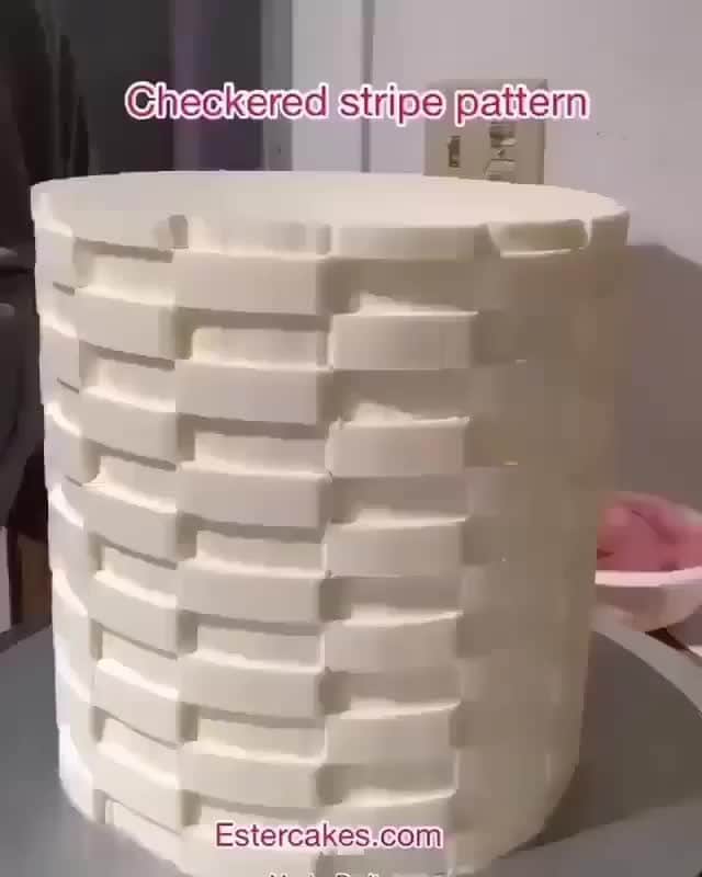 2.8 Milllon CAKESTERS!のインスタグラム：「😍⁠ Cake by @chrissiecakesandsupplies」