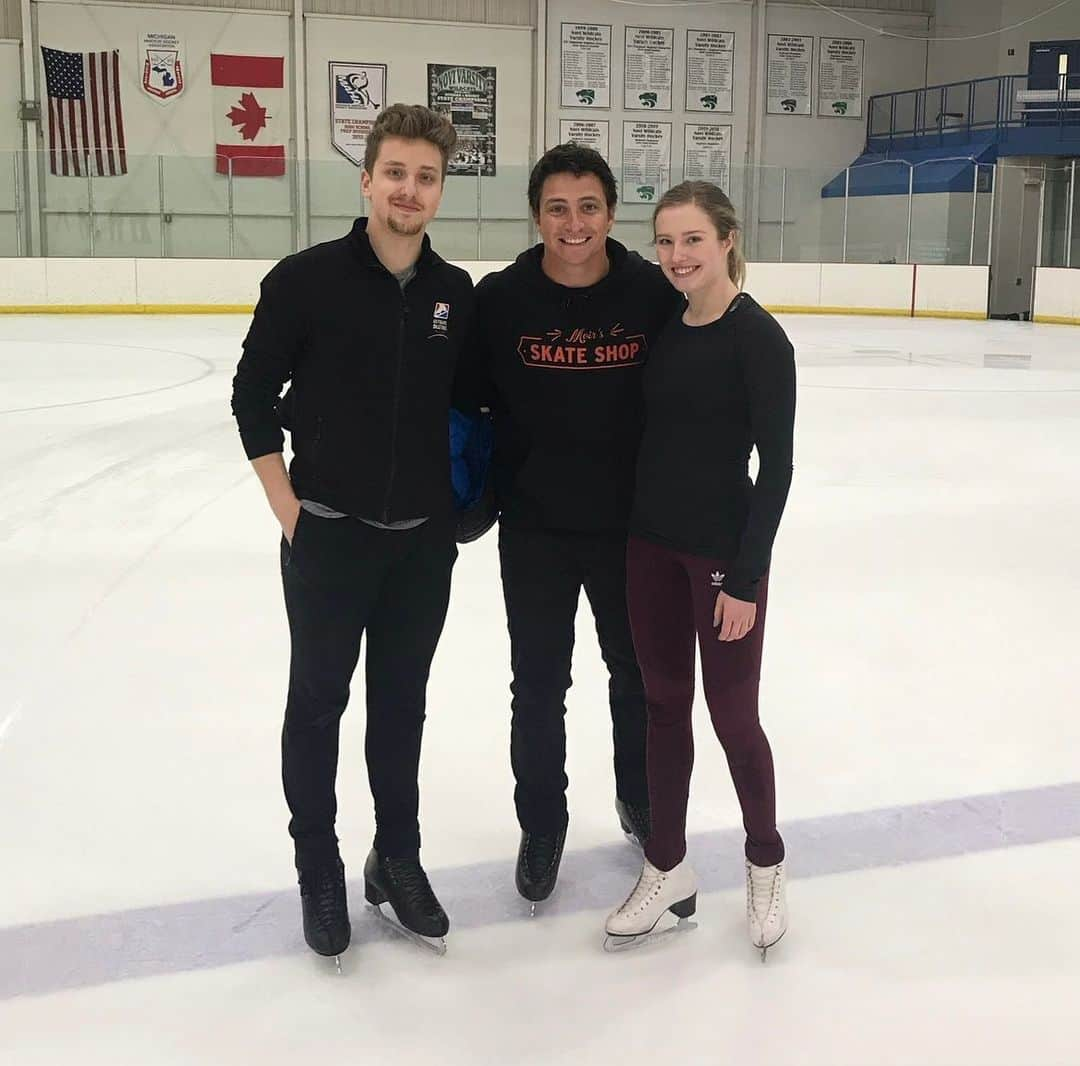 クリスティーナ・カレイラのインスタグラム：「We’re so excited to join the I.AM family at the Ontario Campus to train with Scott Moir and the entire I.AM staff! We truly feel welcomed and we can’t wait to start our journey with our new coaches!🤗 @iceacademyofmontreal」