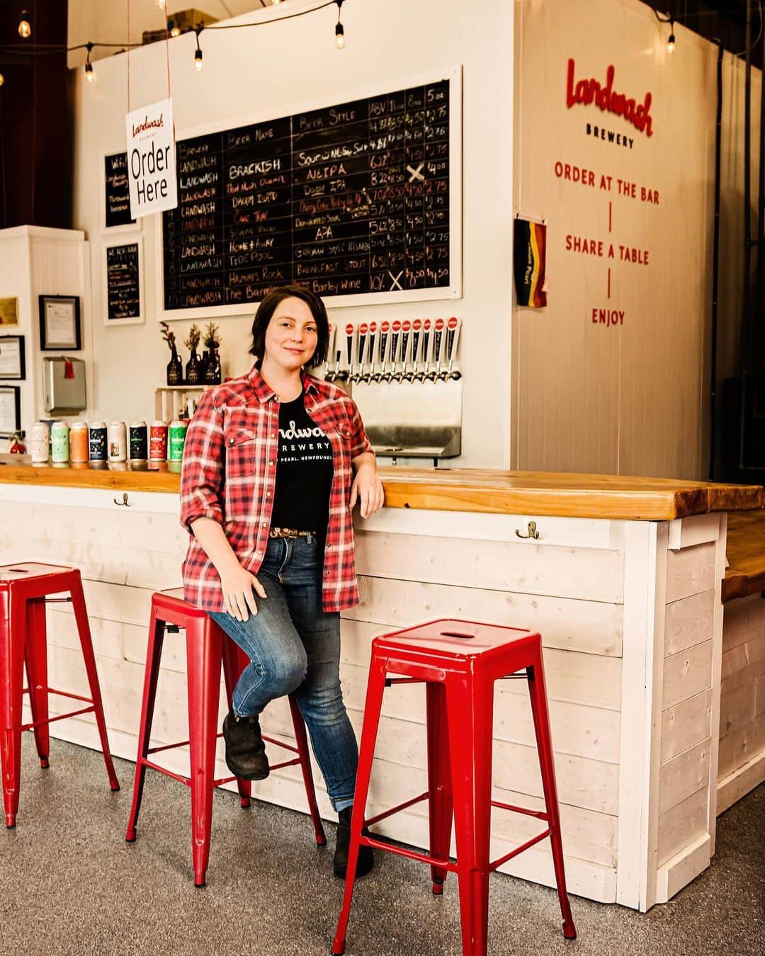 Explore Canadaのインスタグラム：「Get to know the people who keep our country’s heart beating strong.⁠⠀ ⁠⠀ Meet Christina Coady and her husband Chris Conway, brewers and owners of Landwash Brewery (@landwashbrewery) in Newfoundland (@newfoundlandlabrador). Follow along as we profile the faces in our communities who make our hearts glow and the country’s heart beat.⁠⠀ ⁠⠀ My husband and I never thought we could come home from Toronto to work but when we saw Newfoundland and Labrador’s craft beer industry heating up, we knew we had to get in fast.⁠⠀ ⁠⠀ Landwash is a term for the beach, where the sea meets land; where families and friends come together.  Mount Pearl, a neighbouring city to St John’s,  is surrounded by other towns and essentially landlocked. So, we have created our own “beach” and our own community gathering place where all are welcome.⁠⠀ ⁠⠀ Without the collaboration of the local craft beer community, we would not have made it through the pandemic. We believe a rising tide raises all boats. Together we advocated for online retail and curbside pick-up. We began canning and selling our beer across the province and the local support is fantastic.  We are very proud of Newfoundland and Labrador’s craft beers and tap rooms, and we can’t wait to share them with the world. ⁠⠀ ⁠⠀ #CanadaNice #ForGlowingHearts⁠⠀ ⁠⠀ *Though now might not be the right time to travel, there are many meaningful ways to support businesses in your community. Start by sharing this post to spread the love, then discover more of the faces behind Canada’s tourism industry at the link in our bio.*⁠⠀ ⁠⠀ 📍: @newfoundlandlabrador⁠⠀ ⁠⠀ #ExploreNL⁠⠀ ⁠⠀」