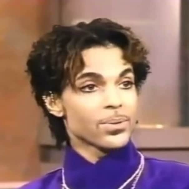 マックスウェルのインスタグラム：「@prince been knowin’ • ☔️ •#BHM • ©   📺: @bet #mondaymotivation 💥 🗣: don’t ask me when the album is coming  🗣: ask me if conditions have improved 🔊」