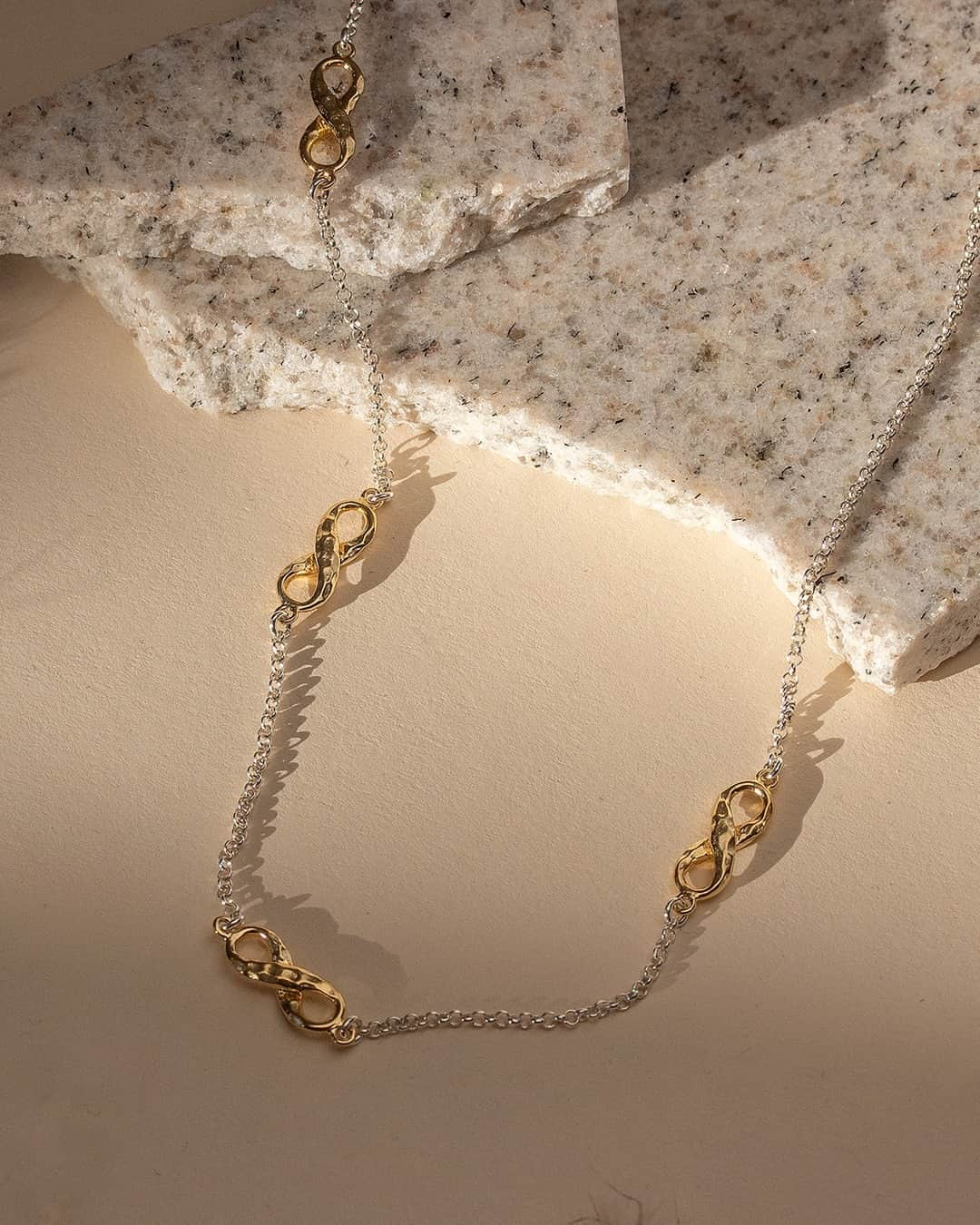 ダウアー&ホールさんのインスタグラム写真 - (ダウアー&ホールInstagram)「Representing eternal love, the infinity necklace features our signature hammered finish that perfectly complements the delicate and curved shapes.⠀⠀⠀⠀⠀⠀⠀⠀⠀ ⠀⠀⠀⠀⠀⠀⠀⠀⠀ -⠀⠀⠀⠀⠀⠀⠀⠀⠀ -⠀⠀⠀⠀⠀⠀⠀⠀⠀ #dowerandhall」2月9日 2時15分 - dowerandhall