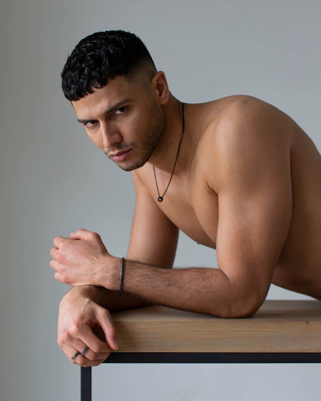 ダーク ビッケンバーグのインスタグラム：「Stand out from the crowd. Bikkembergs’ signature logo takes center stage in our Embossed jewellery range. ⁠ #DirkBikkembergs #Bikkembergs #BKKjewels」