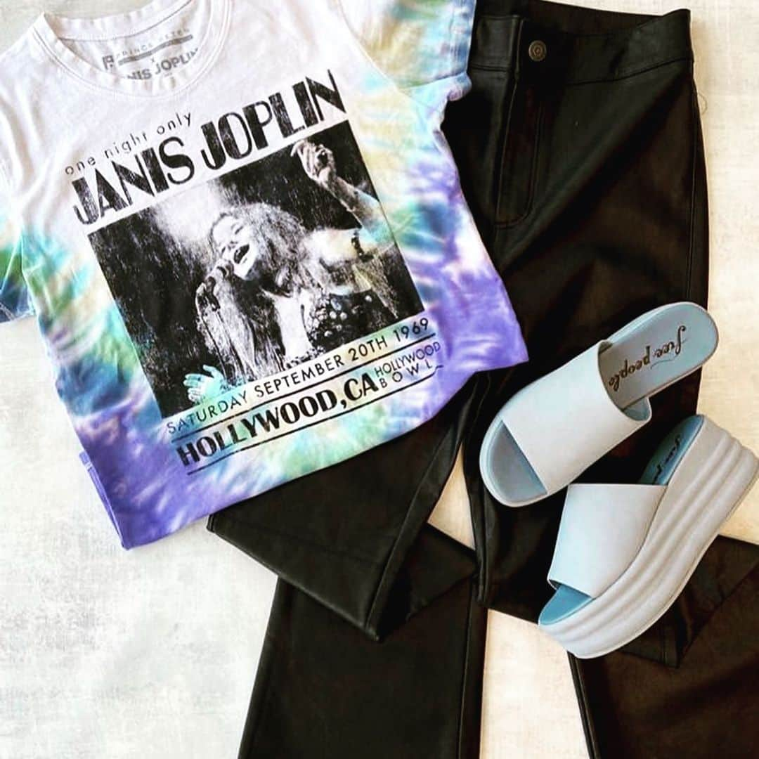 プリンス ピーターさんのインスタグラム写真 - (プリンス ピーターInstagram)「🟪🟦🟩⬜️⬛️  SHOP NOW.   #janis #janisjoplin #janisjoplinstyle #janisjoplinfans #janisjoplinart #vintagetees #vintagetee #graphictee #croptop #crop #croptops #croptopsexy」2月9日 2時39分 - prince_peter_collection