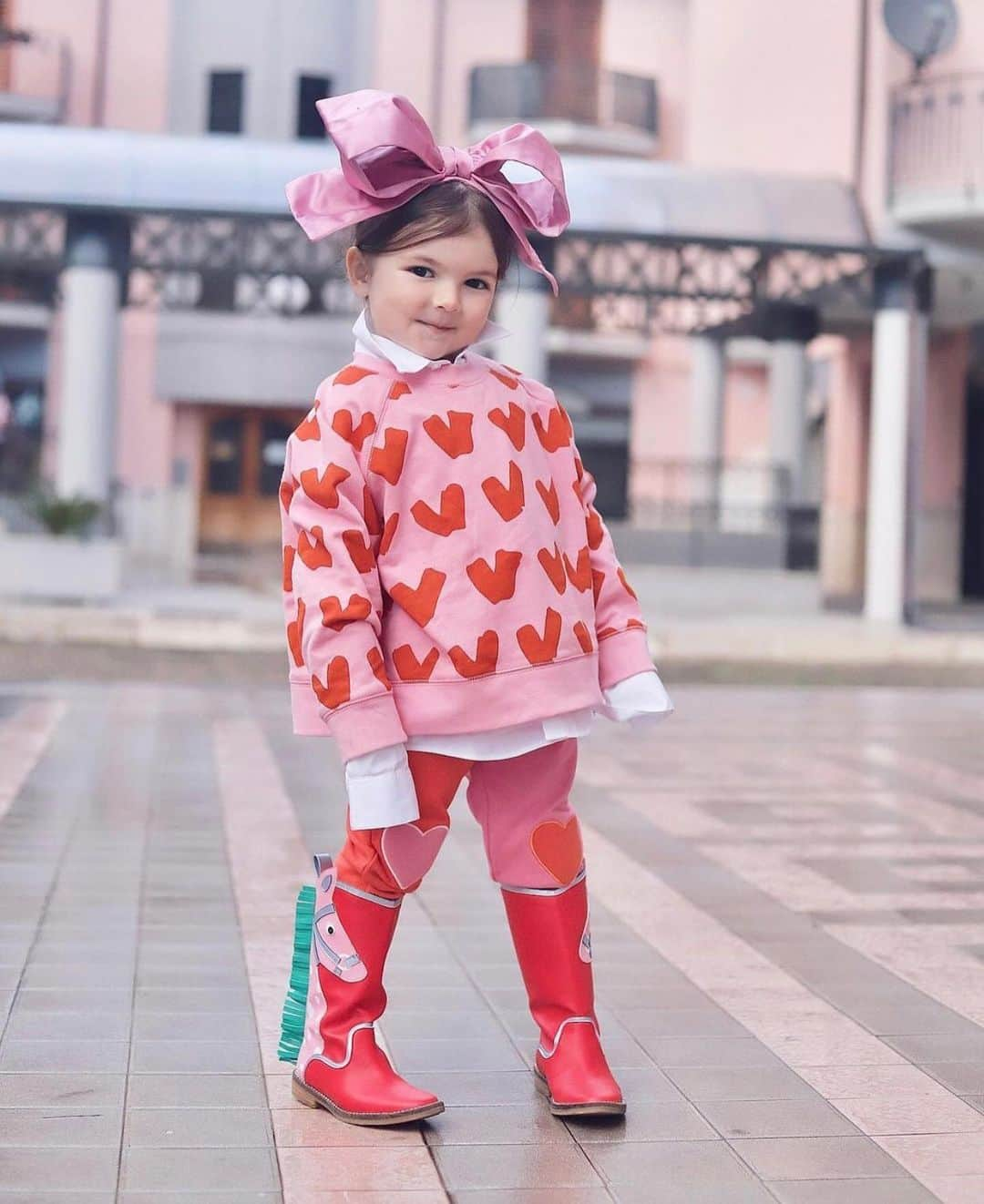 Kidz Fashionのインスタグラム：「🎀 by @emma_bobok #kidzfashion」