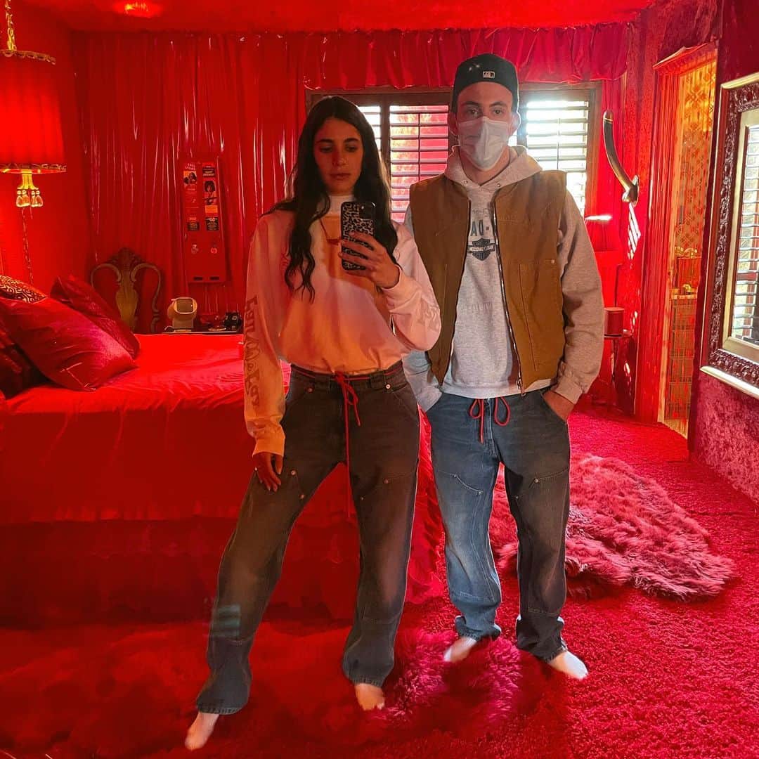 ローレン・ペルツのインスタグラム：「Took a @cherrylosangeles field trip in the Cadillac Eldorado, ended up here」