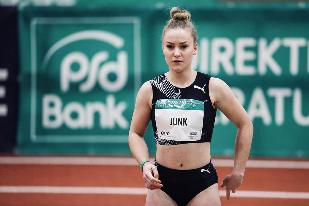 Sophia JUNKのインスタグラム：「Eine Wettkampfwoche mit drei tollen Meetings- dem schnellsten season opener, einer persönlichen Bestleistung und einigen Coronatests- ist vorbei. ✔️ Auf gehts in eine neue Trainingswoche🙌🏼 #puma #pumaathlete #foreverfaster #sporthilferlp #thankful #trackgirl #spitzensportförderung #polizeirlp Foto gekauft von @beautifulsports.pressphoto」