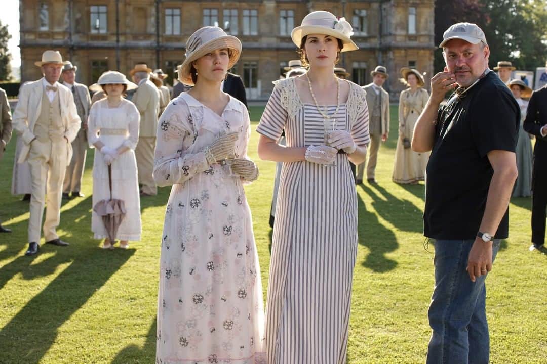 ダウントン・アビーさんのインスタグラム写真 - (ダウントン・アビーInstagram)「Take a look #BehindTheScenes at some of these stunning Downton Abbey costumes. What's your favourite outfit from #Season1?」2月9日 3時00分 - downtonabbey_official