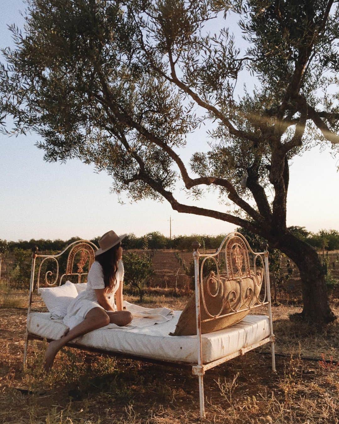 メドモアゼルのインスタグラム：「Escape into a world full of calm and tranquillity as no price 🕊  Mesdemoisellesparis.com #mesdemoisellesparis #springsummer21 #inspiration」