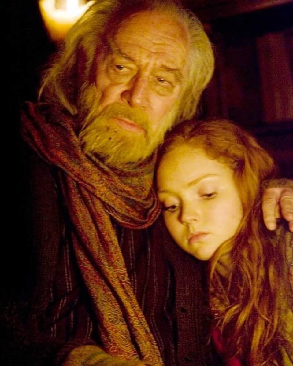 リリー・コールのインスタグラム：「Christopher Plummer. A very noble, lovely, gentle man. An acting giant. It was a real honour to have worked so closely with him ~ to have called him my father in an imaginary world. RIP #christopherplummer #drparnassus」