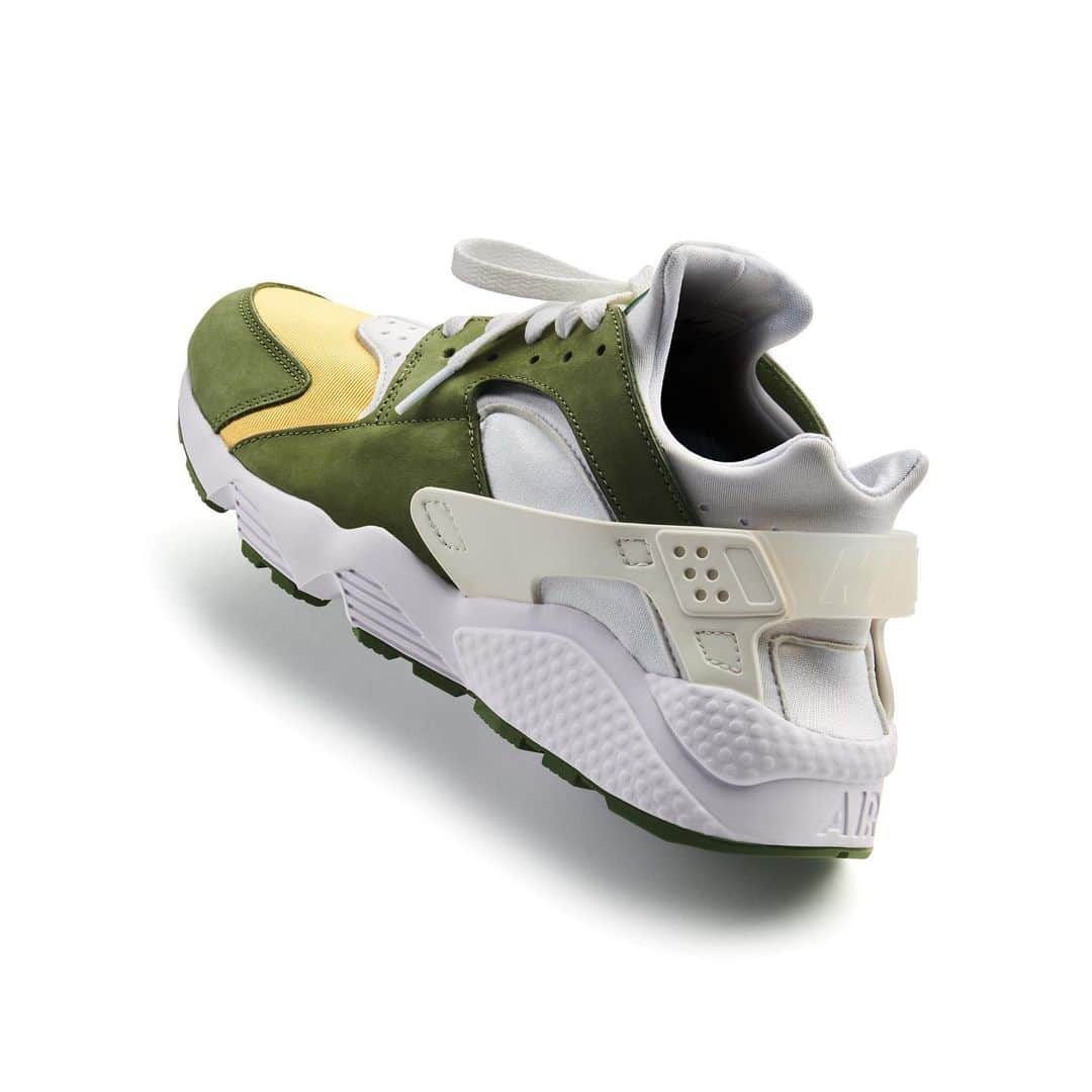 Stüssyのインスタグラム：「Nike Air Huarache for Stüssy   The Nike Air Huarache for Stüssy will be available in select Stüssy Chapter stores, select Dover Street Market stores and stussy.com at the following times:  North America - Friday, February 12th at 10am PST Europe & UK - Friday, February 12th at 10am GMT Korea & Japan - Saturday, February 13th at 10am JST」