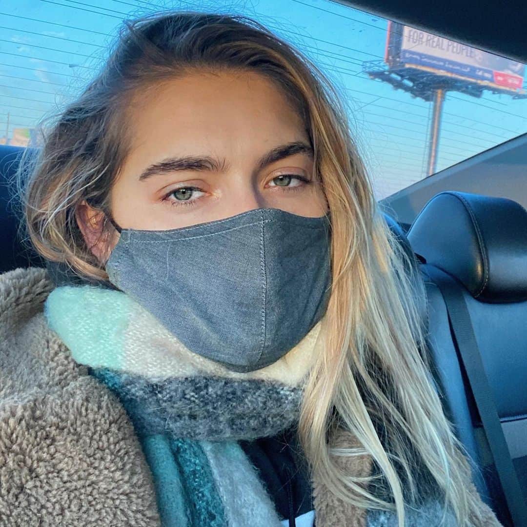 Monica Aksamitのインスタグラム：「From fencing practice straight to the airport! I haven’t lived my constantly on the go lifestyle in 11 months. I forgot how much I missed it and I forgot how exhausting it was. But I truly love it. Fingers crossed everything can go back to normal sooner rather than later! What are YOU looking forward to most? #nyc #brooklyn #travel」