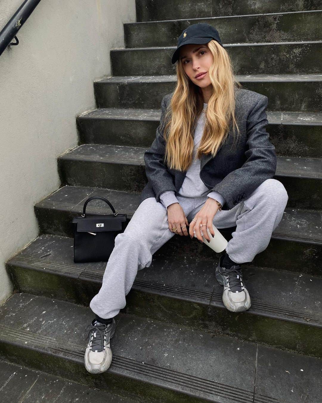ペニーレ・タイスベックのインスタグラム：「M☁️nday」