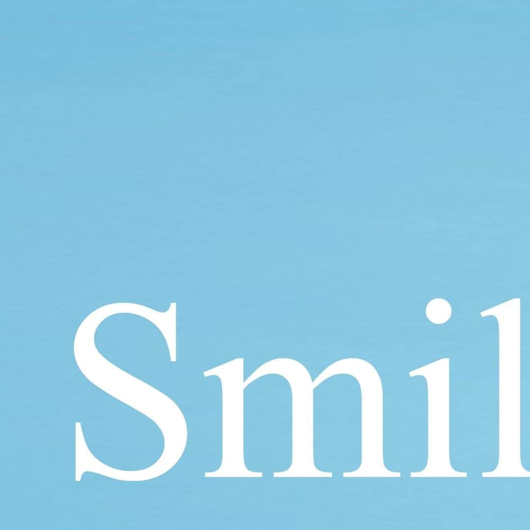 ブラウアーさんのインスタグラム写真 - (ブラウアーInstagram)「“Smile is a curve that sets everything straight”. The Blauer Usa SS21 Campaign. To look to the future with optimism and live life with confidence.  Discover more @ LINK IN BIO.  #Blauer #BlauerUsa #Smile #SpringSummer2021 #SS21 #Preview」2月9日 4時47分 - blauerusa