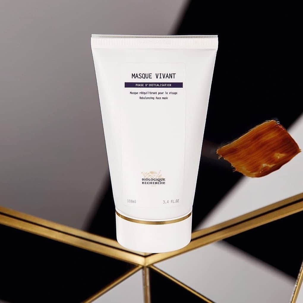 Biologique Recherche USAさんのインスタグラム写真 - (Biologique Recherche USAInstagram)「Monday masking! Purify and brighten your skin with our unique Masque Vivant, balancing mask per excellence!  Masque Vivant purifies and brightens the skin thanks to a potent blend of yeast, cucumber and lactic acid, which delivers exceptional oil and bacteria control as well as detoxifying properties.  Use 2 to 3 times a week, your skin will be clear and revitalized, your pores refined and your complexion mattified.  #biologiquerecherche #masquevivant #iconic #mask #wellness #wellnesswithbr #mondaymasking #masking #vivant #treatyourskin #skininstant #followyourskininstant #buildingbetterskin」2月9日 4時49分 - biologique_recherche_usa