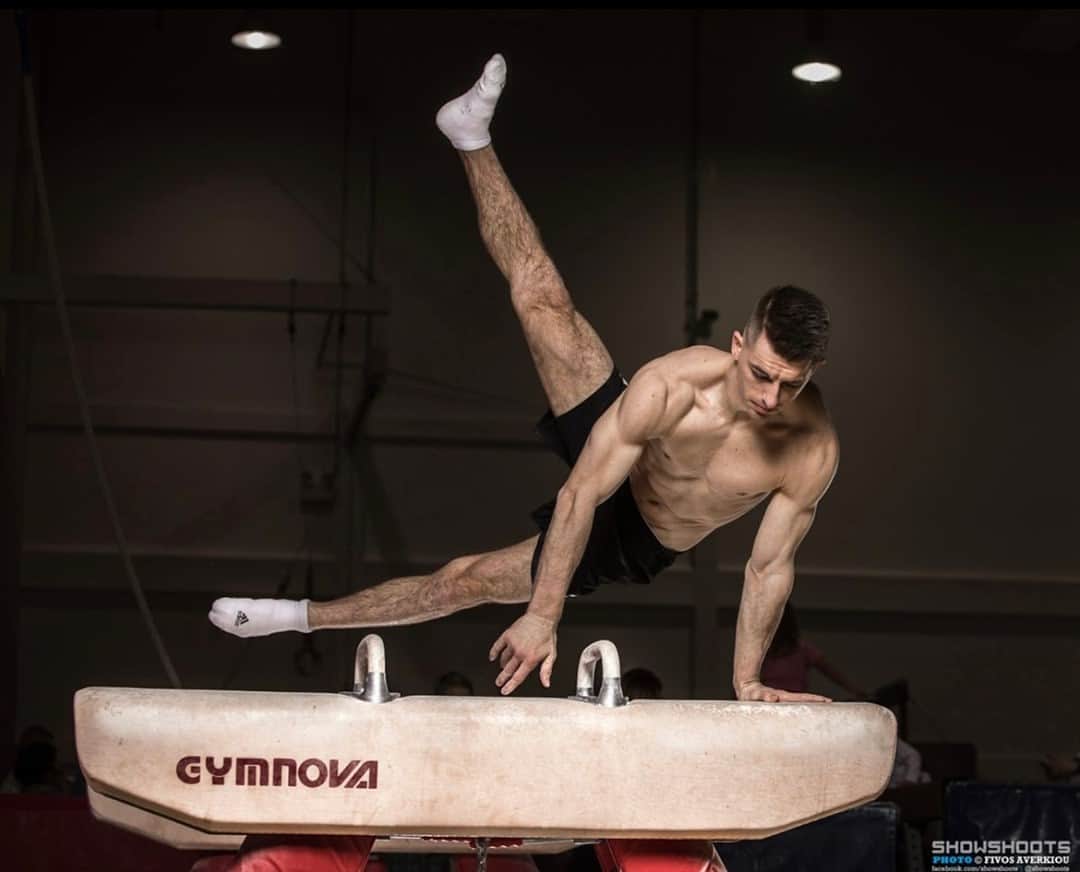 マックス・ウィットロックのインスタグラム：「Feeling grateful to be able to continue working hard in the gym, staying motivated and positive 💪⠀ ⠀ Showshoots #MondayMotivation @showshoots」