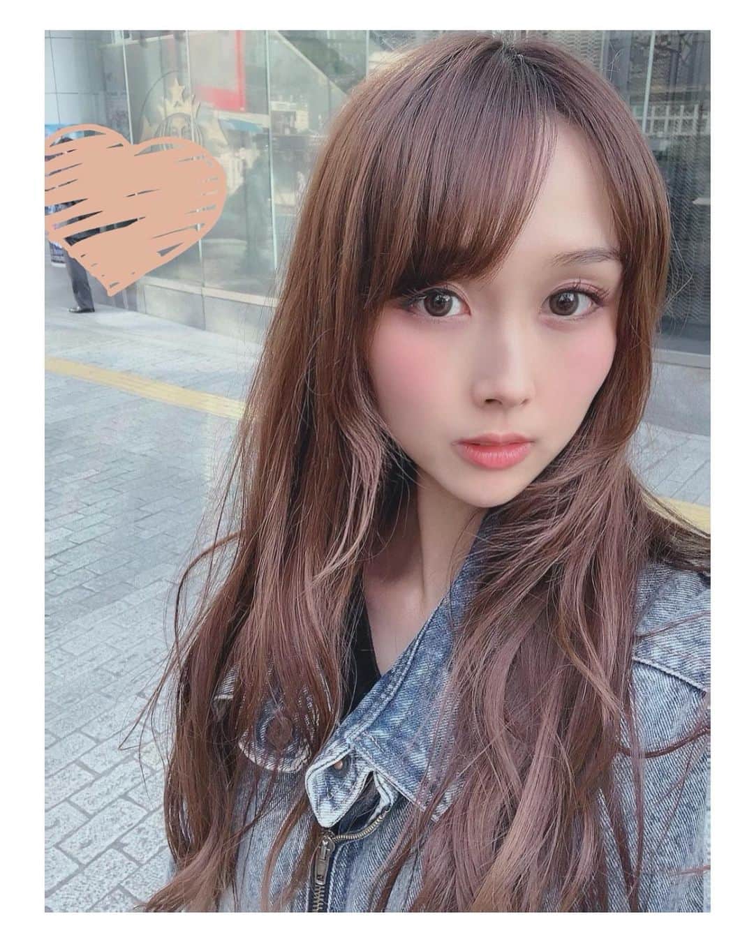 小池ジョアンナのインスタグラム：「いつぞやのロング。  次の髪型迷走中💇‍♀️  #longhair #hairstyle #selfie」