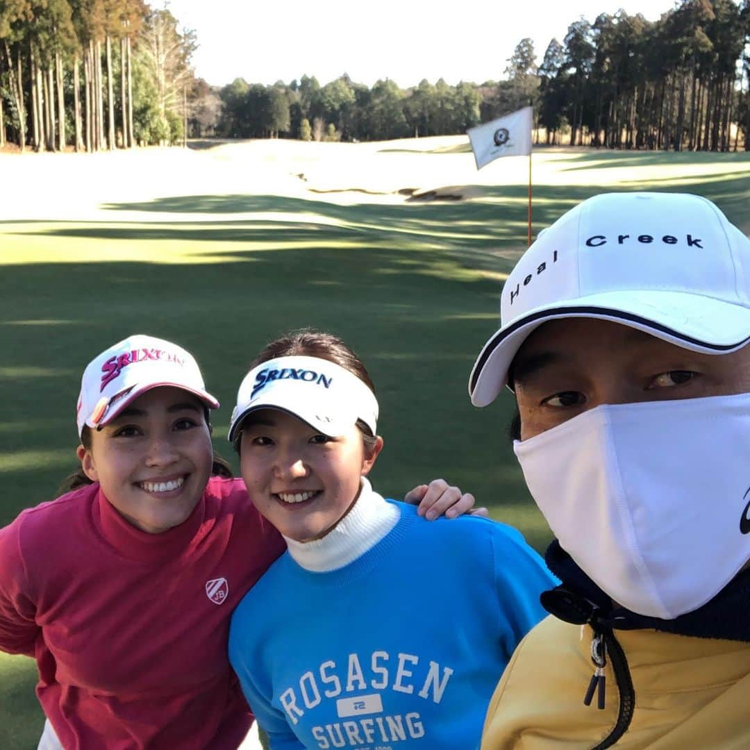 横田英治のインスタグラム：「今日は良い風が吹いてるので午後から風の中のトレーニング🤧😊⛳️🎶 #東京クラッシッククラブ #ヒールクリーク #グリップインターナショナル #キャロウェイゴルフ #ロイヤルコレクション #イオミック #グラファイトデザイン」