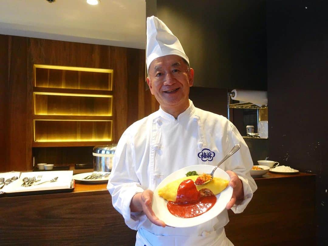KAUKAU/カウカウハワイさんのインスタグラム写真 - (KAUKAU/カウカウハワイInstagram)「ワイキキに新店オープン📣 2月10日(水)に、とんかつ銀座梅林の姉妹店「洋食銀座梅林」 @yoshoku_ginza_bairin がオープンします！ 昔懐かしいオムライスやお肉ほろほろのビーフシチュー、お肉の旨味満載なハンバーグステーキなど、日本人に馴染みのある美味しい洋食が楽しめます🍽 🔔ここでハワイ在住の方に嬉しいキャンペーン！ 2月10日〜3月31日まで、ワイキキ、アラモアナ、マッカリー地区にお住まいの方はハワイのステートID、または免許証をご提示で店内飲食15%OFF！（通常のカマアイナは10%OFF） . インスタグラムアカウントもあるので是非皆様フォローして、最新情報をチェックしてくださいね😆 @yoshoku_ginza_bairin  日本の方は次のハワイの行きたいリストに追加ですね☝🏼🌟 詳しいメニューなどは最新のストーリーから！  #Hawaii #hawaiirestaurant #food #EatHawaii #HawaiiCoupon  #KAUKAU #KAUKAUHawaii #pr #ハワイグルメ #ハワイ観光 #ハワイおすすめ #ハワイご飯 #ハワイごはん #ハワイランチ #ハワイディナー #ハワイクーポン #ハワイ情報 #ハワイおすすめレストラン #YoshokuGinzaBairin #GinzaBairin #Yoshoku #newrestaurant #洋食銀座梅林 #とんかつ銀座梅林 #ハワイ新店舗 #ハワイ新レストラン」2月9日 14時29分 - kaukau_hawaii