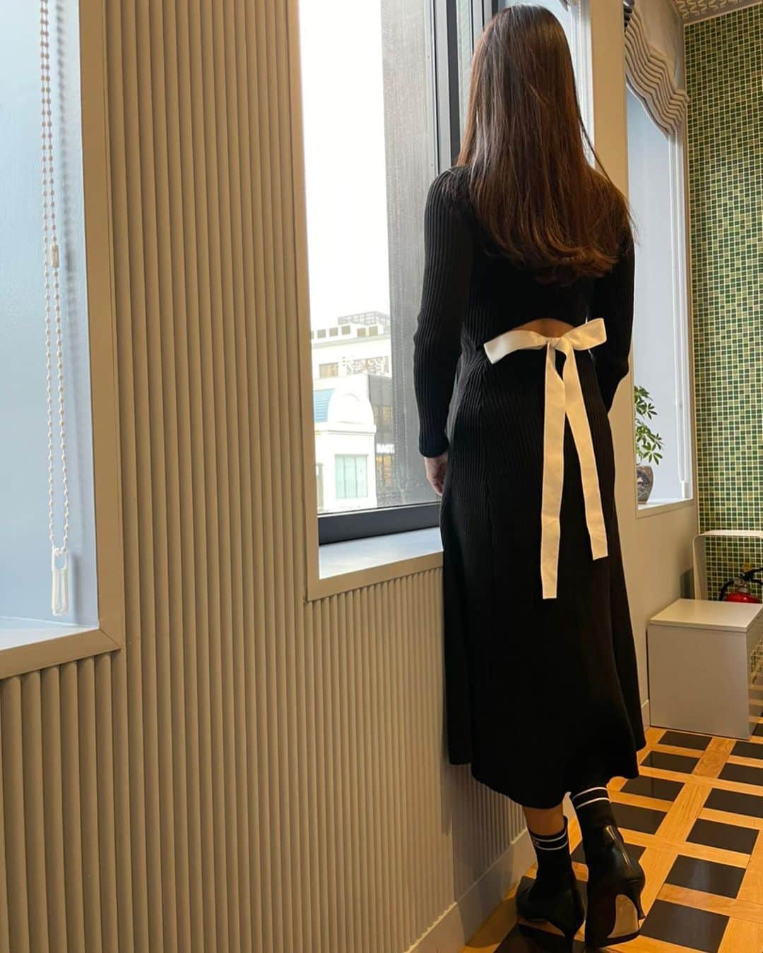 越野矢素子さんのインスタグラム写真 - (越野矢素子Instagram)「昨日のお洋服は後ろのリボンが可愛いんですが、前がシンプルなので甘くなり過ぎなくて良い感じです💖  @madametsuko0126 のワンピース」2月9日 14時39分 - loversyaso