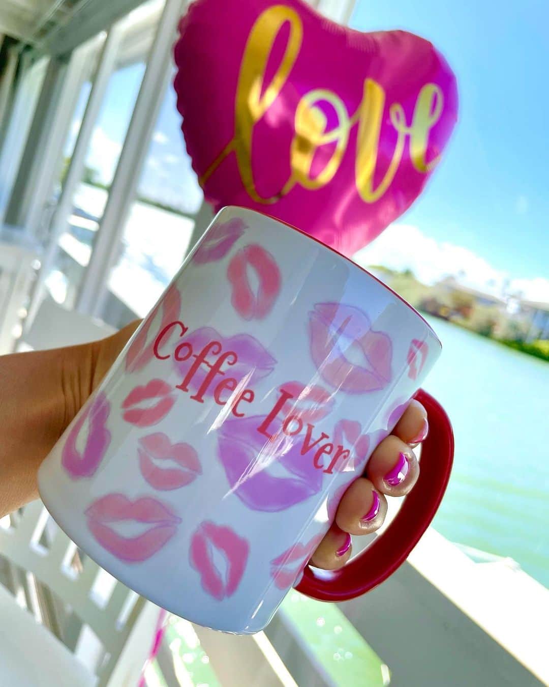 Moco Lima Hawaiiさんのインスタグラム写真 - (Moco Lima HawaiiInstagram)「MLH Lips Mug, Designed by Moco  2/12, 13, 14 の3日間バレンタインデーセール 20%OFF 開催させて頂きます♡   #ballon#valentines#gift#love#lips#valentinesday#sale#valentinesnails#mug#mocolimahawaii#mocolima#original#mydesign#hawaii#pink#ocean#coffee#coffeelover#coffeeaddict#morningcoffee#enjoyinglife#マグカップ#バレンタインギフト#風船#リップ#唇#ピンク#ピンクネイル#バレンタインネイル#モコリマハワイ」2月9日 14時32分 - mocolimahawaii