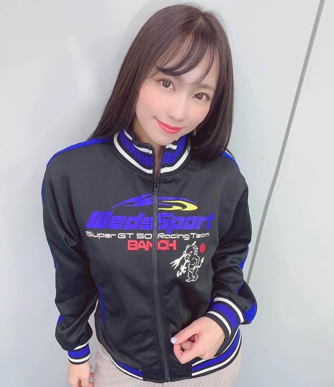 のインスタグラム：「★ご報告★﻿ 霧島聖子は2021シーズン、﻿ SUPER GT GT500クラス参戦の﻿ TGR TEAM WedsSport BANDOH﻿ を応援するレースクイーン﻿ "2021WedsSport Racing Gals"を務めます！﻿ ﻿ チーム体制﻿ チーム名：TGR TEAM WedsSport BANDOH﻿ カーナンバー：19﻿ マシン名：WedsSport ADVAN GR Supra﻿ 監督：坂東正敬監督﻿ ドライバー：国本雄資選手、宮田莉朋選手﻿ RQ：安田七奈、宮本りお、霧島聖子﻿ ﻿ ﻿ デビュー前から憧れ続けていたチームなので﻿ 嬉しすぎてどうにかなりそうです…！﻿ サーキットで、全国のイベントで、﻿ 皆さんとお会い出来るのが今から本当に楽しみです✨﻿ チームの活動情報など沢山発信してゆき、﻿ 2021WedsSport Racing Galsとして活動していく中で より成長してゆけるように頑張ります！ ﻿ 19号車の勝利を願って精一杯励みますので﻿ 宜しくお願いします！﻿ 私達と一緒に19号車を応援しましょう😊﻿ ﻿ 株式会社ウェッズInstagram﻿ @wedssport  RACING PROJECT BANDOH Instagram﻿ @bandoh_19 ﻿ こちらもフォロー＆チェックお願いします💙﻿ ﻿ また改めてブログ更新しますね！  #racingprojectbandoh #wedssport #racequeen #wedssportracinggals #tgrteamwedssportbandoh #19  #SUPERGT #SGT #tedman」