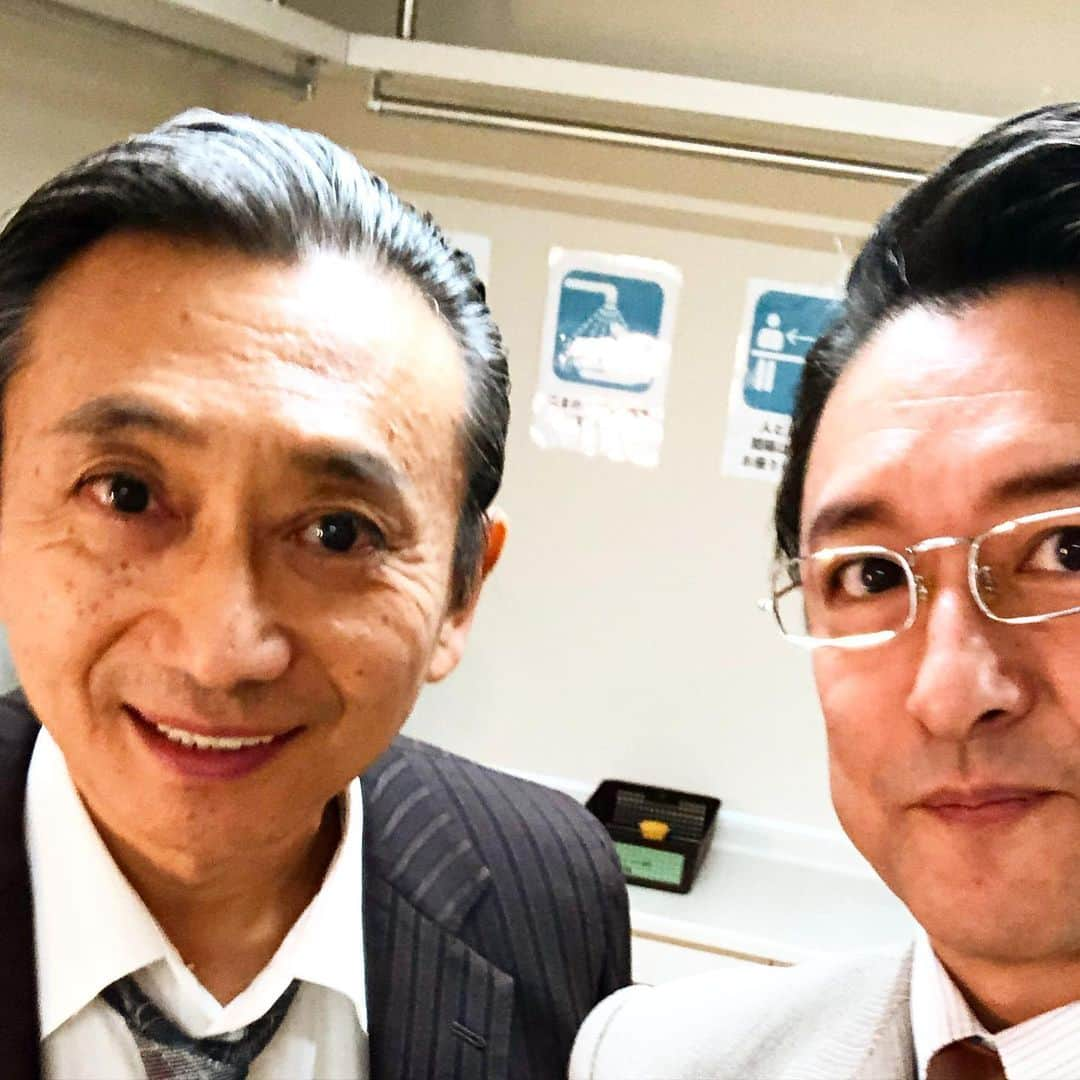 石丸幹二さんのインスタグラム写真 - (石丸幹二Instagram)「#山崎一 さん  第２８回読売演劇大賞　 最優秀男優賞　受賞 ‼️万歳‼️ おめでとうございます  私は昨年の九月「十二人の怒れる男」でご一緒しておりました！陪審員3番　最後の長台詞　役柄上、涼しい顔して聞いておりましたが、実は毎日圧倒されてました。本当圧巻でした。 #石丸幹二」2月9日 14時51分 - team_kanji_ishimaru