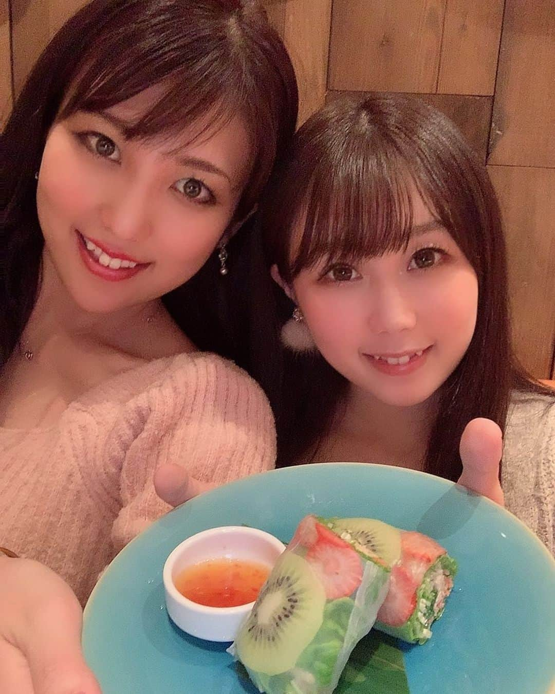 神谷麻美さんのインスタグラム写真 - (神谷麻美Instagram)「すずのんと#タイ料理 へ🇹🇭💕✨ 生春巻可愛かったぁ～💖🍓🥝🍐💕✨  #カフェランブータン#女子会」2月9日 15時11分 - asamice428