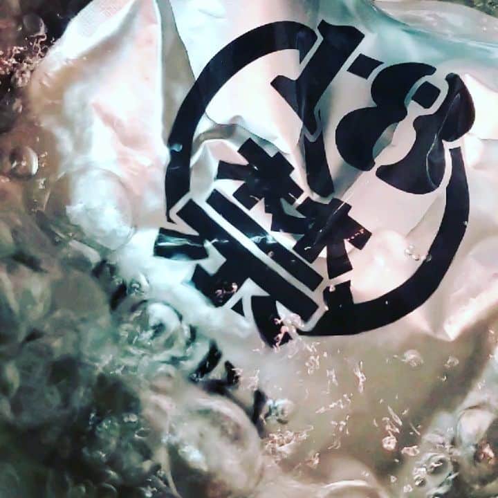 のインスタグラム：「スプーン一杯でギブです🍛 #18禁カレー #激辛注意」