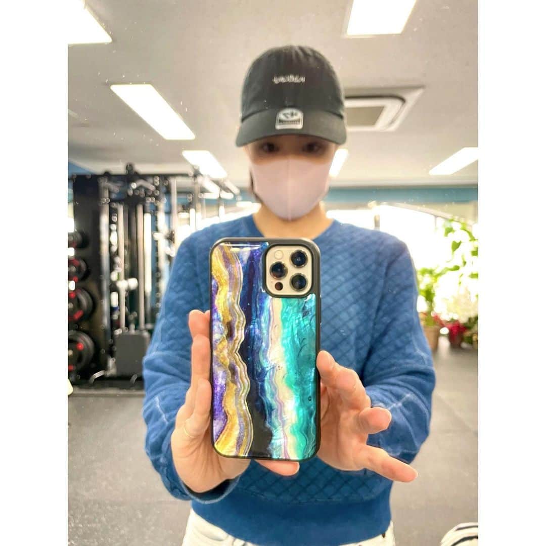 VANRIのインスタグラム：「☺︎ Brand new✨  iPhone12ProとAirPodsProげっちゅです ケースも良い感じ♡♡♡」